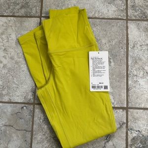 Lululemon Yellow Serpentine Align Legging. Size 6
